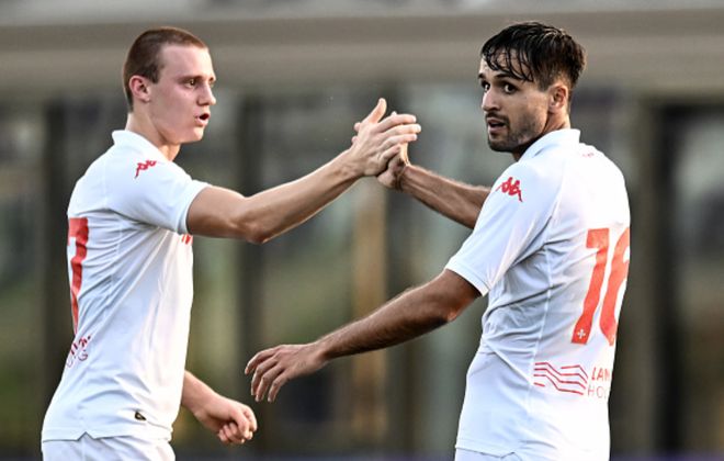 劲难分伯仲 劲难分伯仲