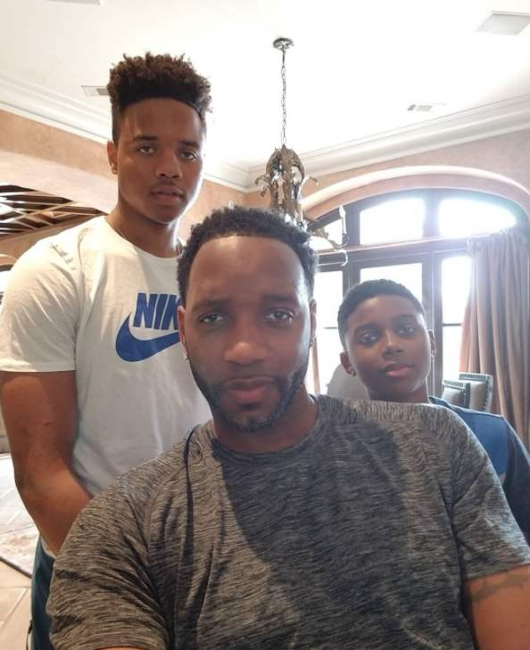 国男足面临 国男足面临