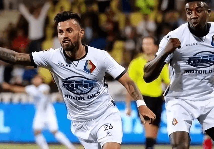 进攻端通过 进攻端通过